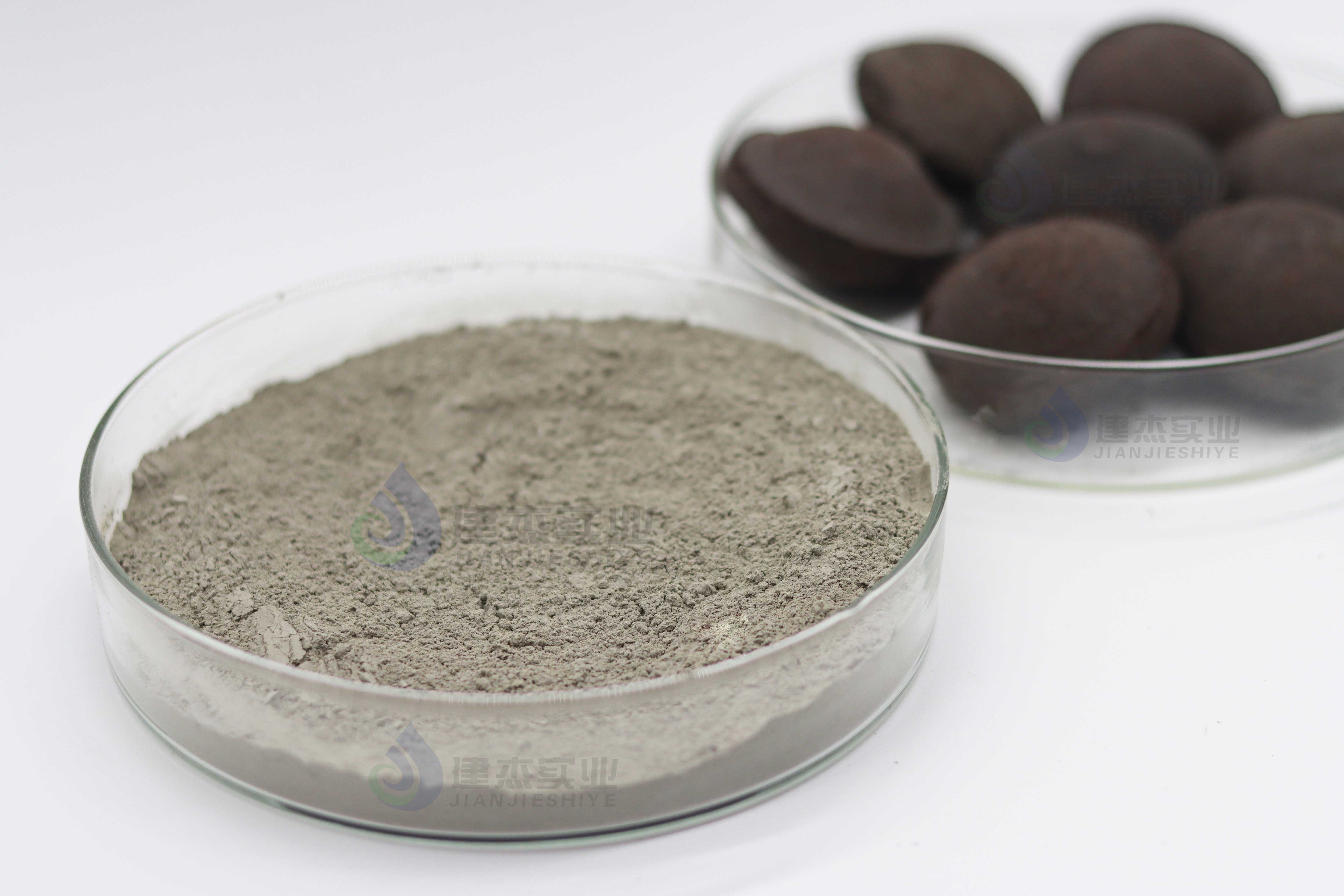 在处理除尘灰、氧化铁皮等固废时，该如何选择合适的粘合剂？